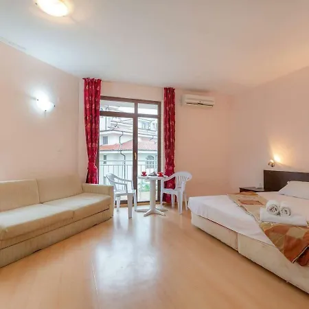 Studio Close To The Beach דירה